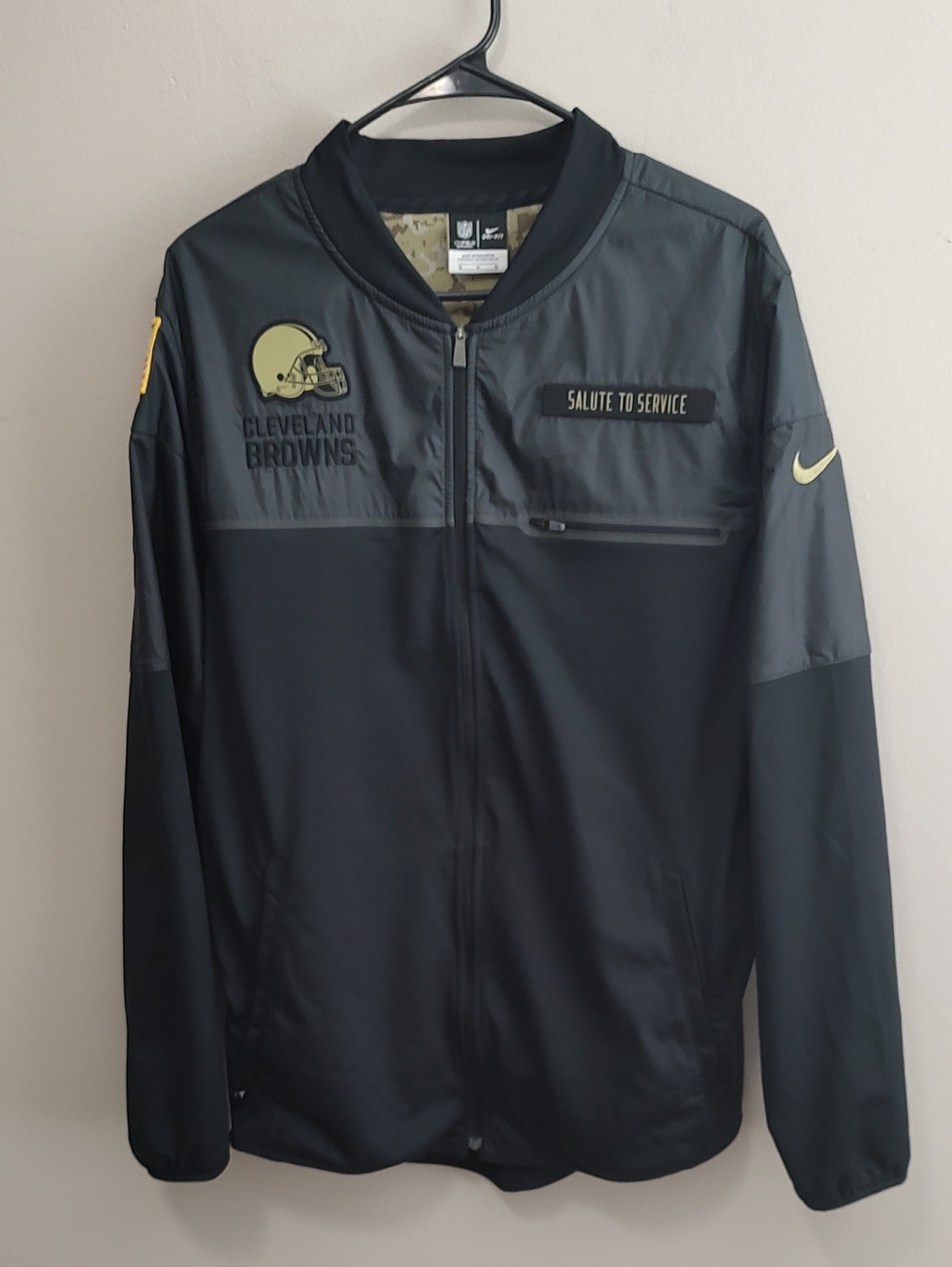 NIKE Cleveland Browns Salute To Service Dri-Fit Full Zip Jacket Size Medium EUC